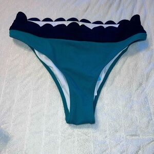 *Women's Cupshe Bikini Bottoms NWT size Large